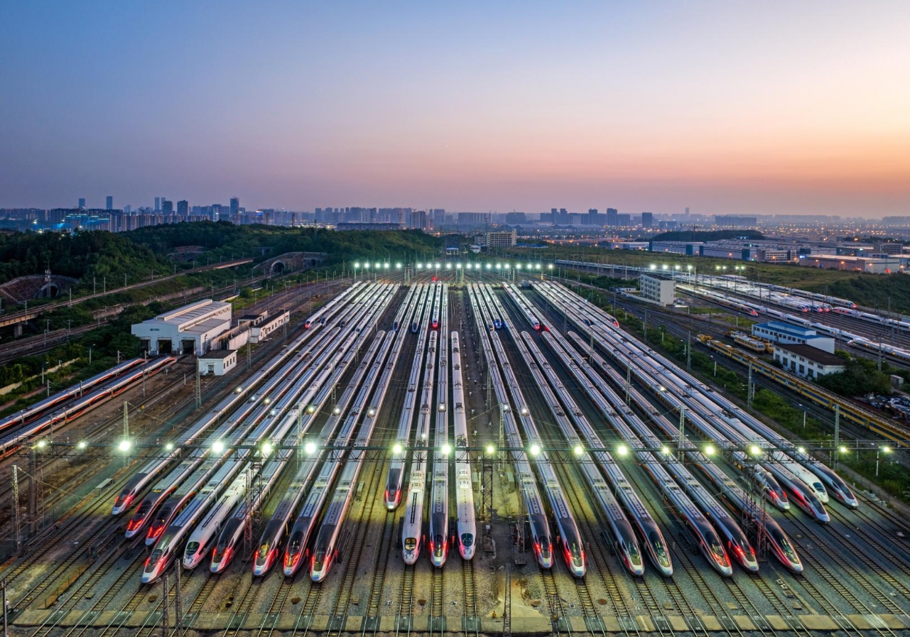 心向暖陽(yáng)，步履生花